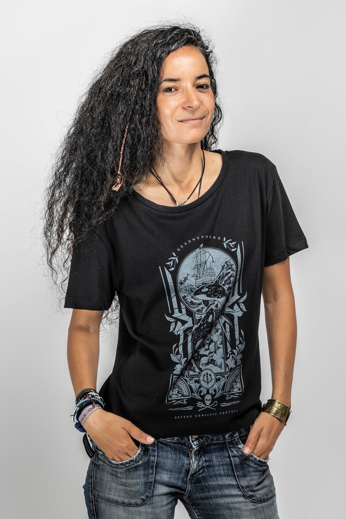 Stay Close Orcas Women's T-shirt