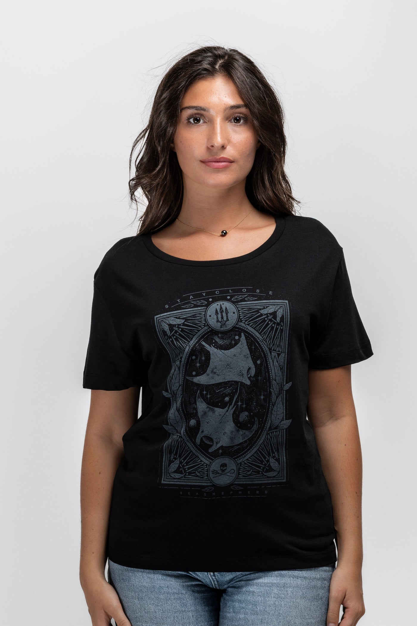 Stay Close Manta Ray Women's T-shirt