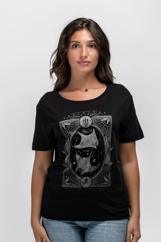 Stay Close Manta Ray Women's T-shirt